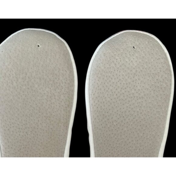 ISOTONER Ladies Size Small 5-6 White Satin Ballerina Slipper Cushioned Bow New - Picture 3 of 3